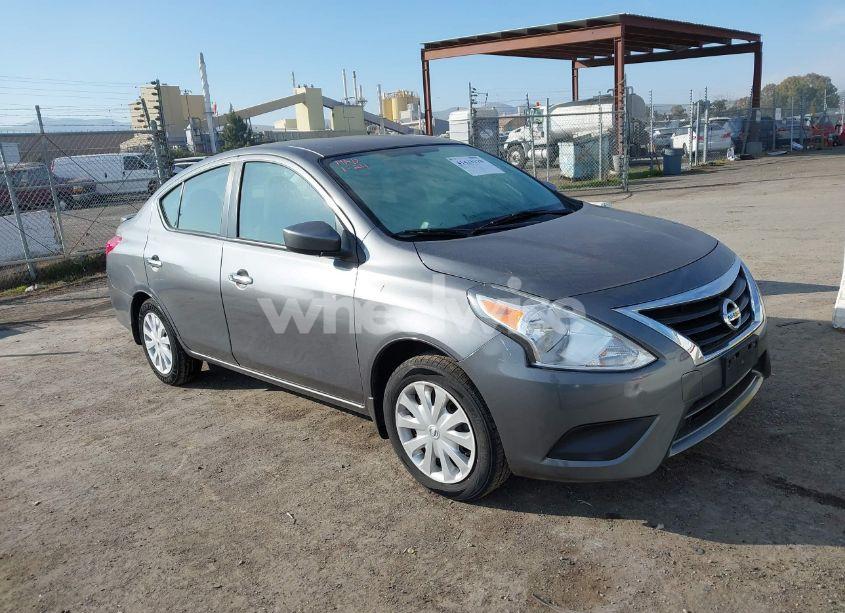 2019 Nissan Versa 1.6 SV (VIN 3N1CN7AP4KL881488) main photo