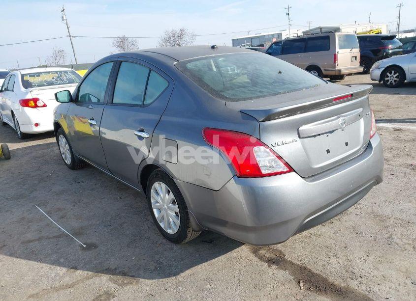 Photo 3 of 2019 Nissan Versa 1.6 SV (VIN 3N1CN7AP4KL881488)