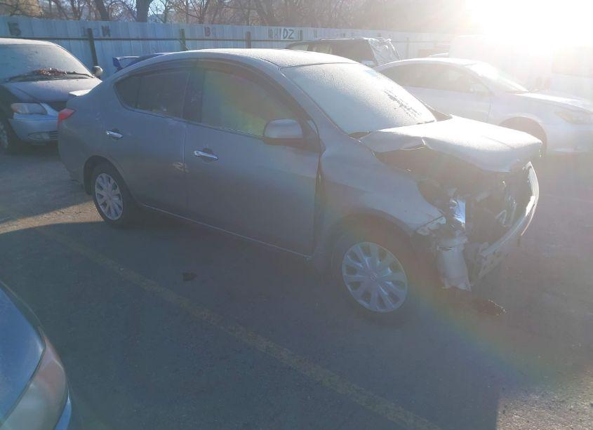 2013 Nissan Versa 1.6 SV (VIN 3N1CN7AP5DL833470) main photo