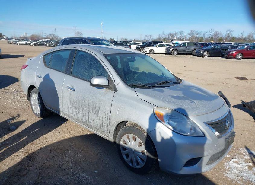 2013 Nissan Versa 1.6 SV (VIN 3N1CN7AP5DL856795) main photo