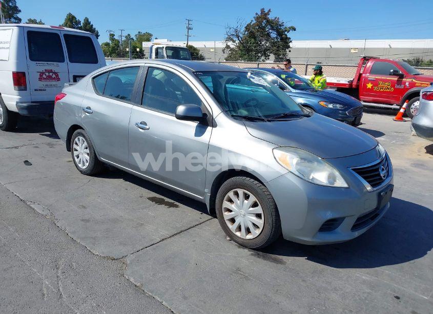 2013 Nissan Versa 1.6 SV (VIN 3N1CN7AP5DL858384) main photo