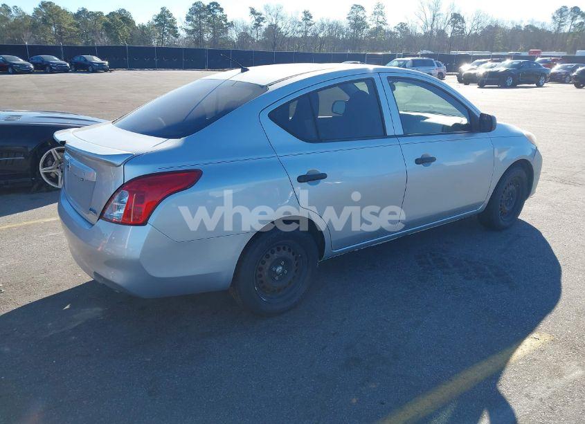 Photo 4 of 2013 Nissan Versa 1.6 S (VIN 3N1CN7AP5DL869210)
