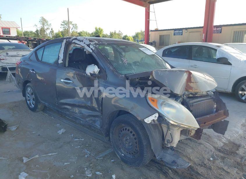 2013 Nissan Versa 1.6 SV (VIN 3N1CN7AP5DL885858) main photo