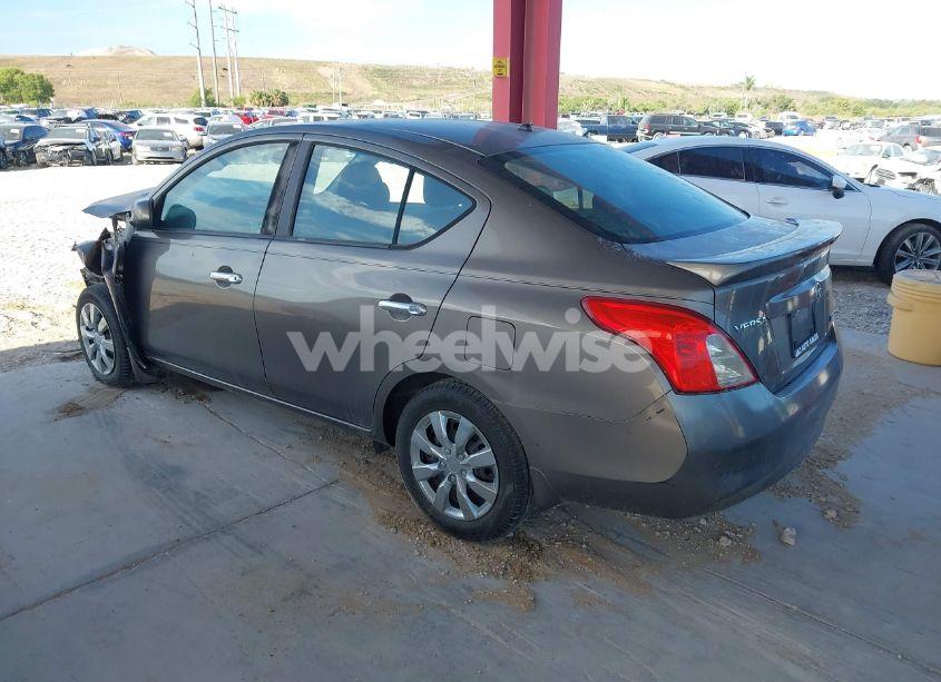Photo 3 of 2013 Nissan Versa 1.6 SV (VIN 3N1CN7AP5DL885858)