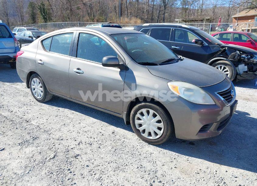 2014 Nissan Versa 1.6 SV (VIN 3N1CN7AP5EK451432) main photo