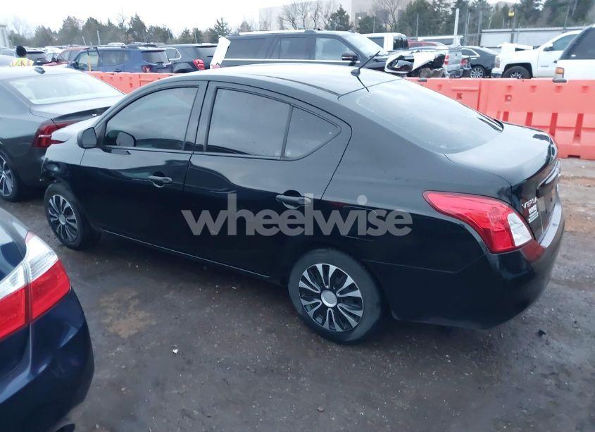 Photo 3 of 2014 Nissan Versa 1.6 S (VIN 3N1CN7AP5EL806738)