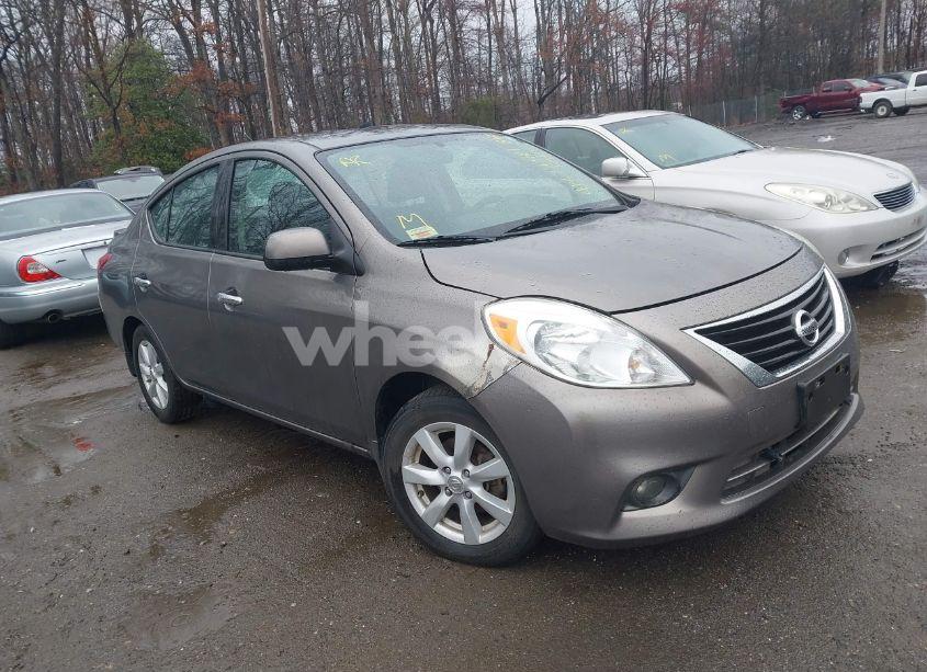 2014 Nissan Versa 1.6 SV (VIN 3N1CN7AP5EL811745) main photo