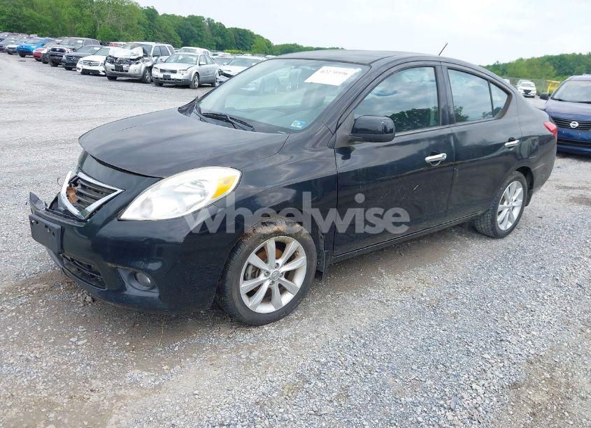 Photo 2 of 2014 Nissan Versa 1.6 SL (VIN 3N1CN7AP5EL824804)