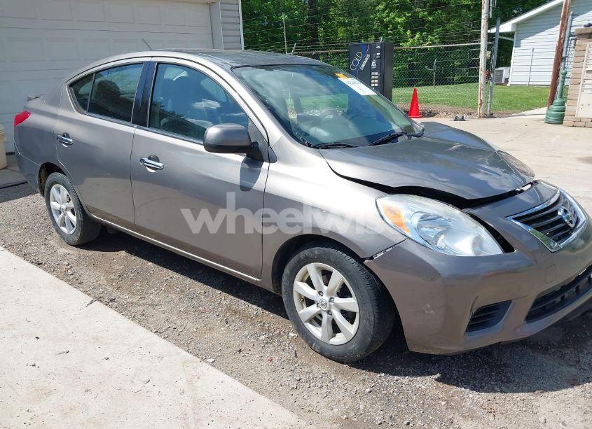 2014 Nissan Versa 1.6 SV (VIN 3N1CN7AP5EL834572) main photo