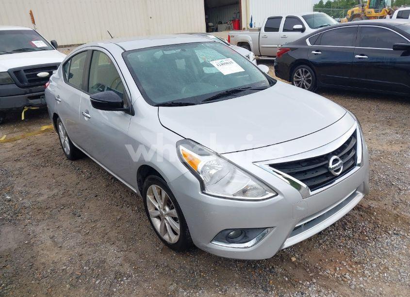 2015 Nissan Versa 1.6 SL (VIN 3N1CN7AP5FL814484) main photo