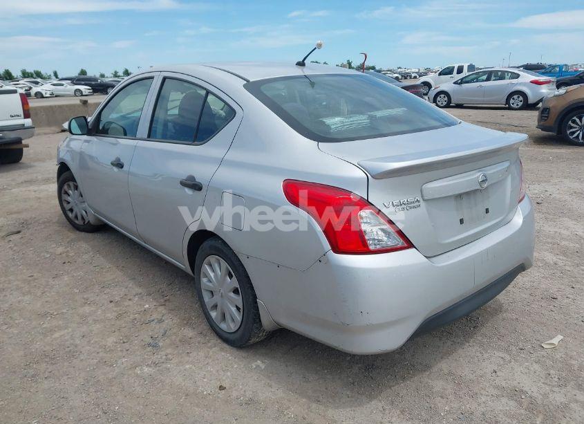 Photo 3 of 2015 Nissan Versa 1.6 S (VIN 3N1CN7AP5FL821287)
