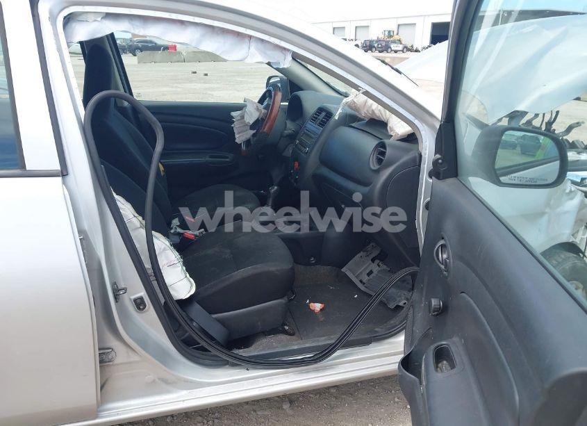 Photo 5 of 2015 Nissan Versa 1.6 S (VIN 3N1CN7AP5FL821287)