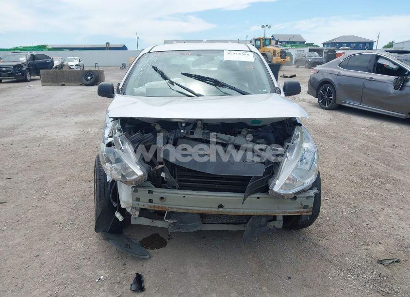 Photo 6 of 2015 Nissan Versa 1.6 S (VIN 3N1CN7AP5FL821287)