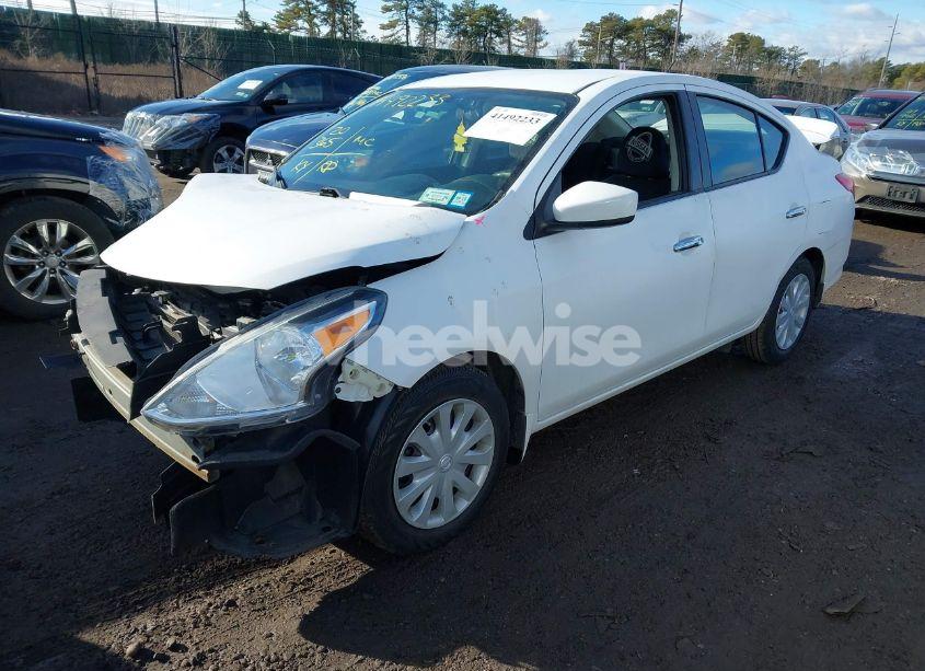 Photo 2 of 2015 Nissan Versa 1.6 SV (VIN 3N1CN7AP5FL873180)