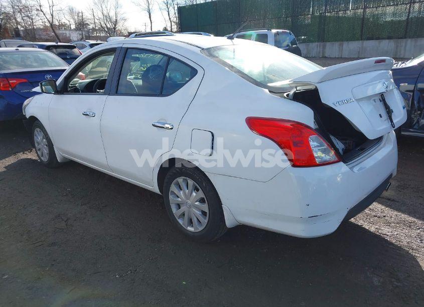 Photo 3 of 2015 Nissan Versa 1.6 SV (VIN 3N1CN7AP5FL873180)