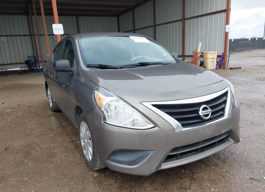 2015 Nissan Versa 1.6 S+ (VIN 3N1CN7AP5FL880081) main photo