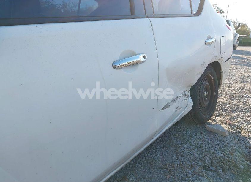 Photo 16 of 2015 Nissan Versa 1.6 S/1.6 S+/1.6 SL/1.6 SV (VIN 3N1CN7AP5FL888374)