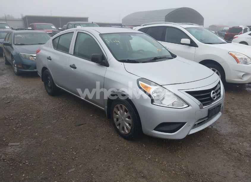 2015 Nissan Versa 1.6 S (VIN 3N1CN7AP5FL897978) main photo