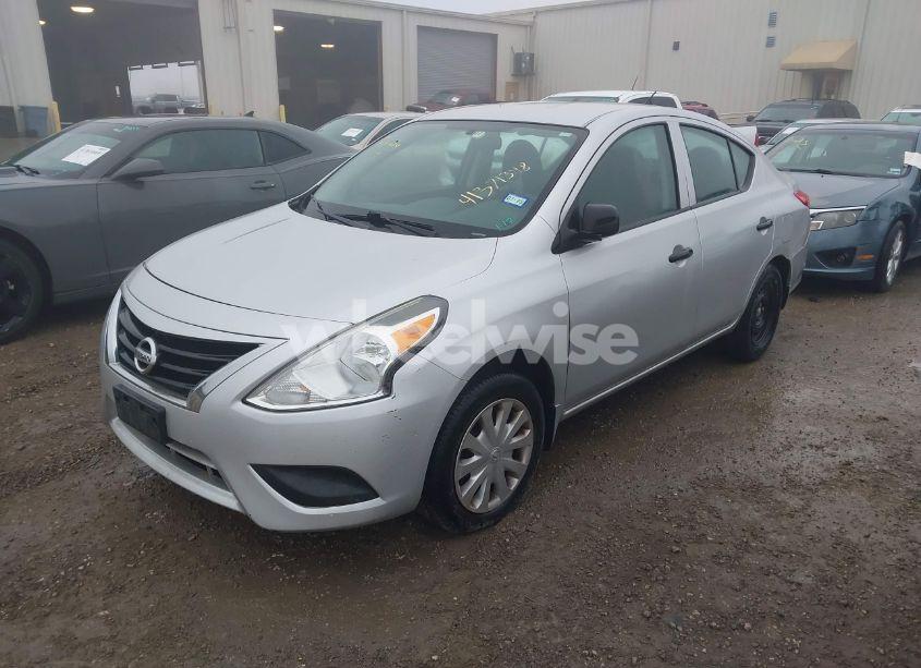 Photo 2 of 2015 Nissan Versa 1.6 S (VIN 3N1CN7AP5FL897978)