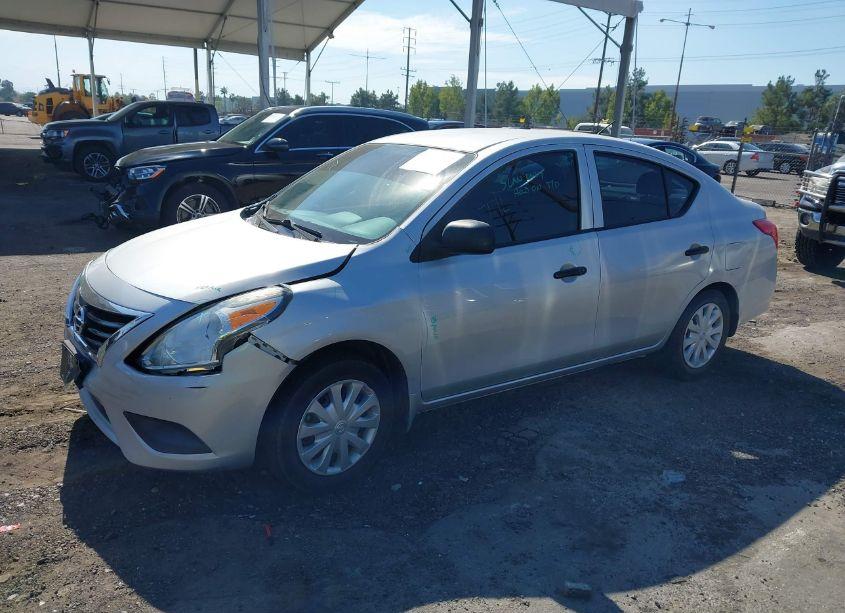 Photo 2 of 2015 Nissan Versa 1.6 S (VIN 3N1CN7AP5FL903374)