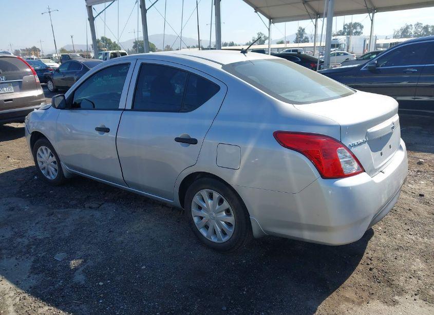 Photo 3 of 2015 Nissan Versa 1.6 S (VIN 3N1CN7AP5FL903374)