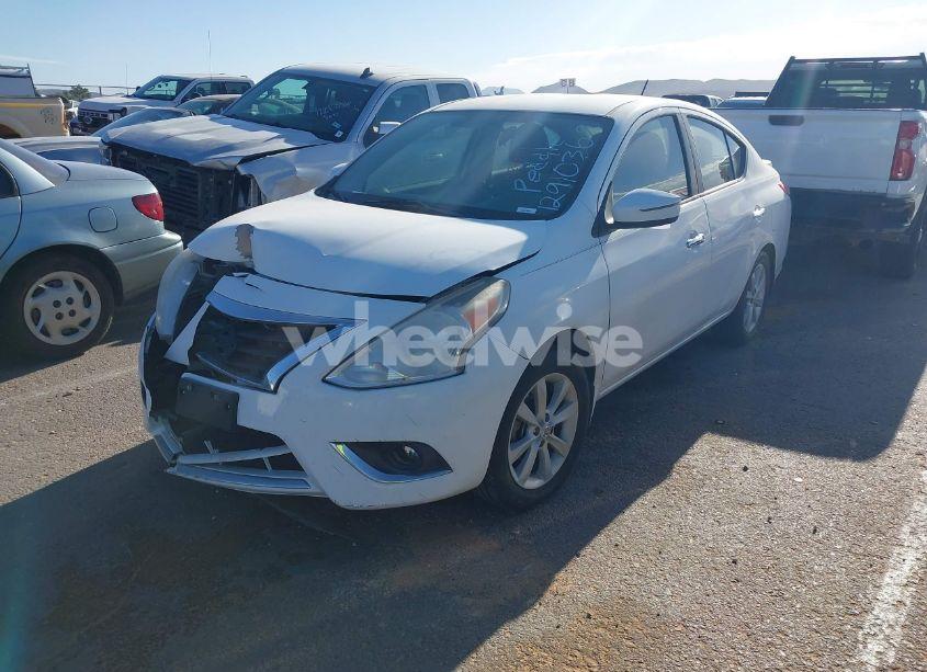 Photo 2 of 2015 Nissan Versa 1.6 SL (VIN 3N1CN7AP5FL916254)
