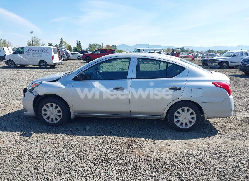 Photo 13 of 2015 Nissan Versa 1.6 S (VIN 3N1CN7AP5FL954177)