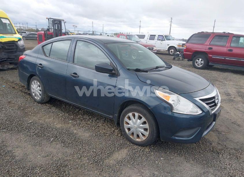2016 Nissan Versa 1.6 S (VIN 3N1CN7AP5GL822389) main photo