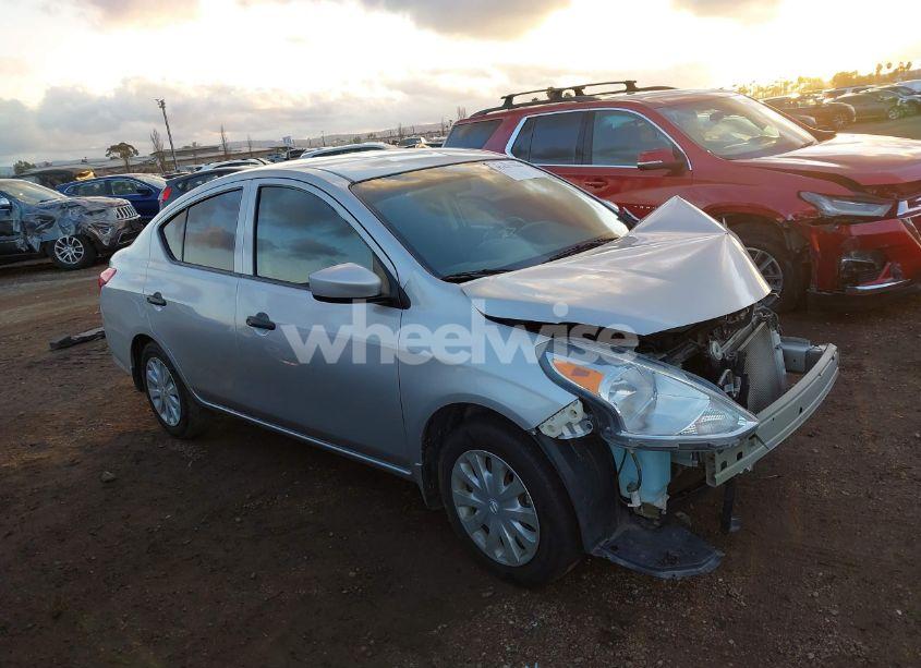 2016 Nissan Versa 1.6 S (VIN 3N1CN7AP5GL878333) main photo