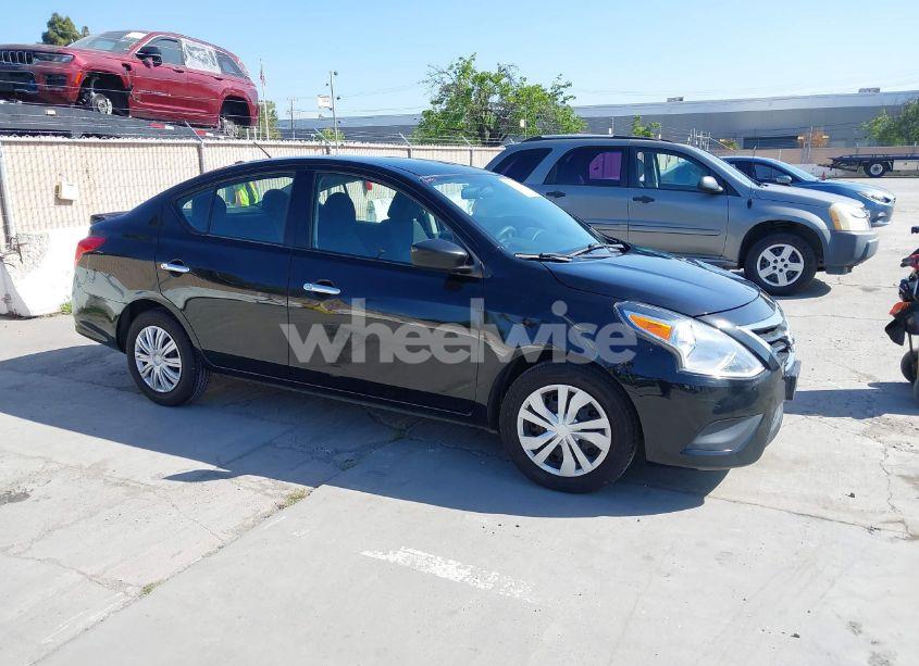 2016 Nissan Versa 1.6 SV (VIN 3N1CN7AP5GL916658) main photo