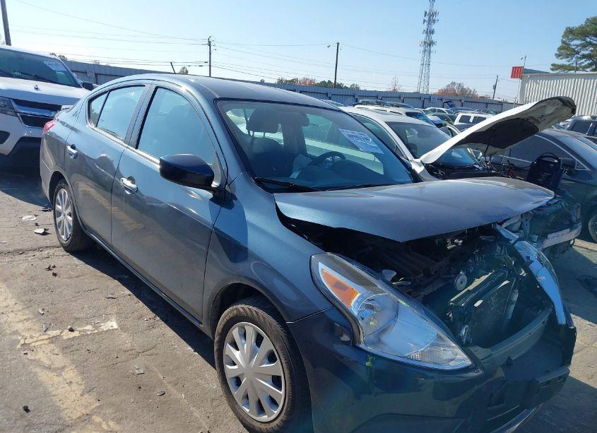 2017 Nissan Versa 1.6 SV (VIN 3N1CN7AP5HL835094) main photo