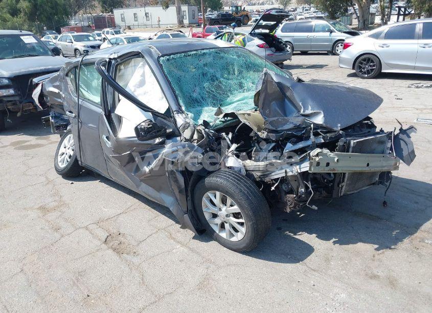 2017 Nissan Versa 1.6 SV (VIN 3N1CN7AP5HL859878) main photo