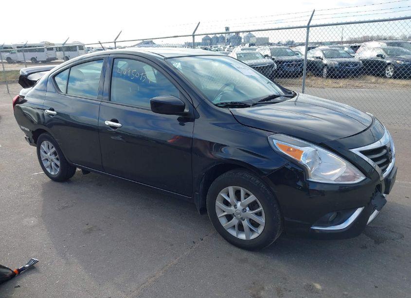 2017 Nissan Versa 1.6 SV (VIN 3N1CN7AP5HL874428) main photo
