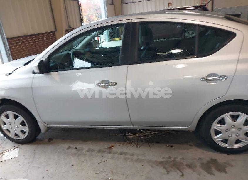 Photo 14 of 2018 Nissan Versa 1.6 SV (VIN 3N1CN7AP5JL804353)