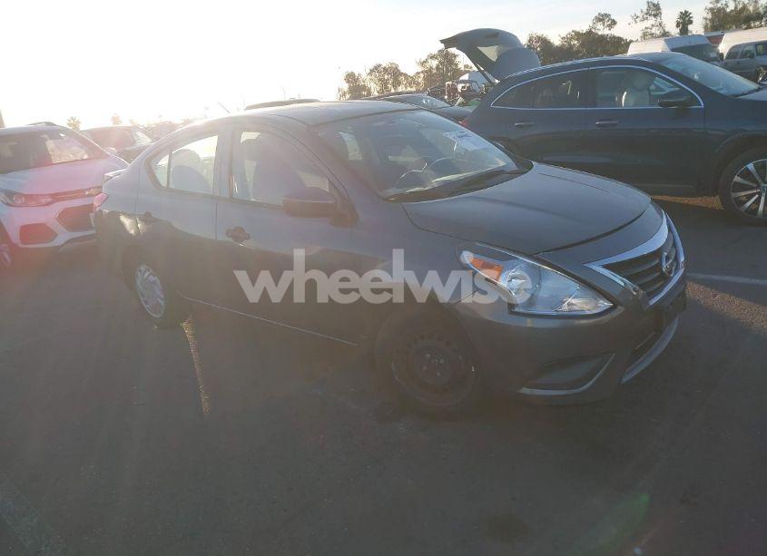2018 Nissan Versa 1.6 S+ (VIN 3N1CN7AP5JL819418) main photo