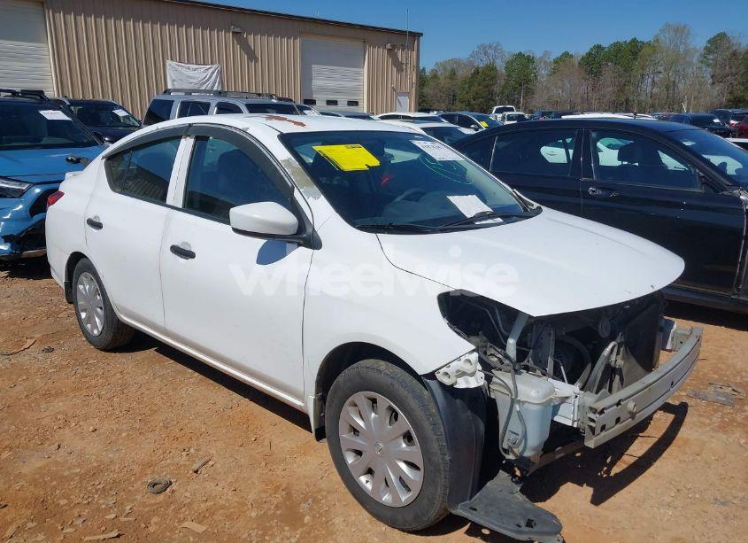 2018 Nissan Versa 1.6 S+ (VIN 3N1CN7AP5JL819838) main photo