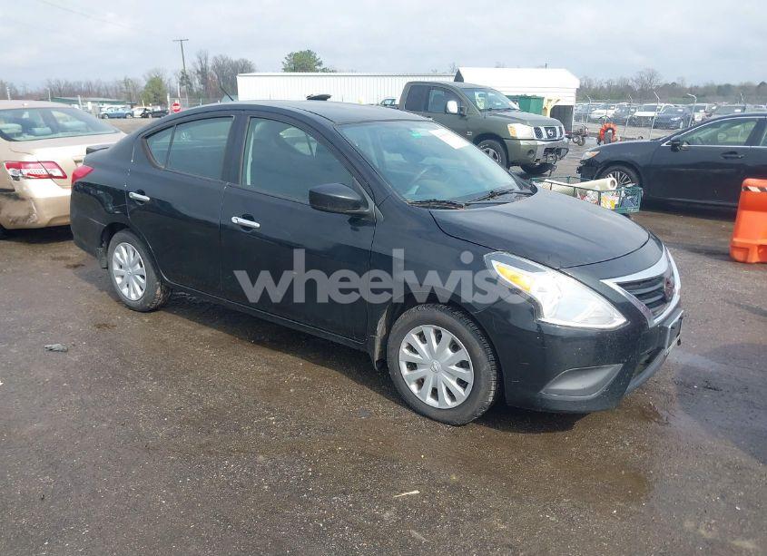 2018 Nissan Versa 1.6 SV (VIN 3N1CN7AP5JL820567) main photo