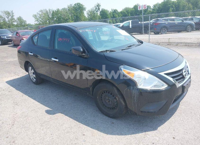 2018 Nissan Versa 1.6 SV (VIN 3N1CN7AP5JL825459) main photo