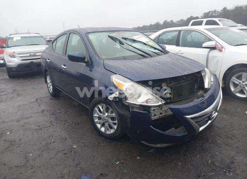 2018 Nissan Versa 1.6 SV (VIN 3N1CN7AP5JL833173) main photo