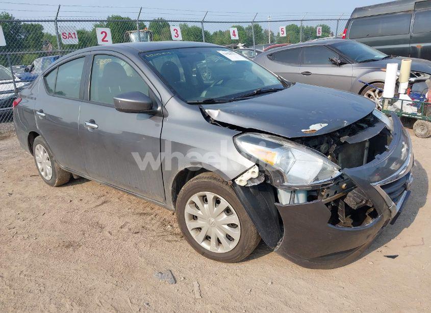 2018 Nissan Versa 1.6 SV (VIN 3N1CN7AP5JL841063) main photo