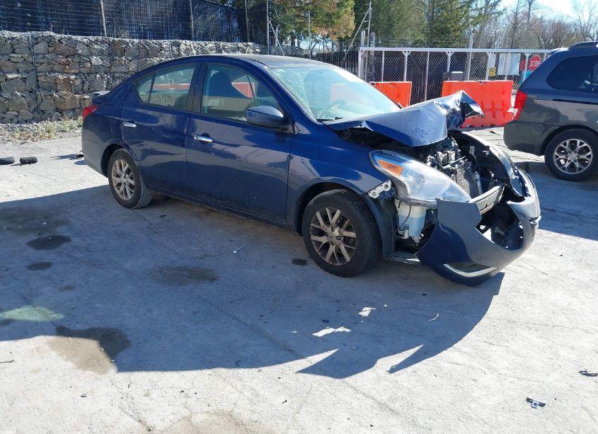 2018 Nissan Versa 1.6 SV (VIN 3N1CN7AP5JL852256) main photo