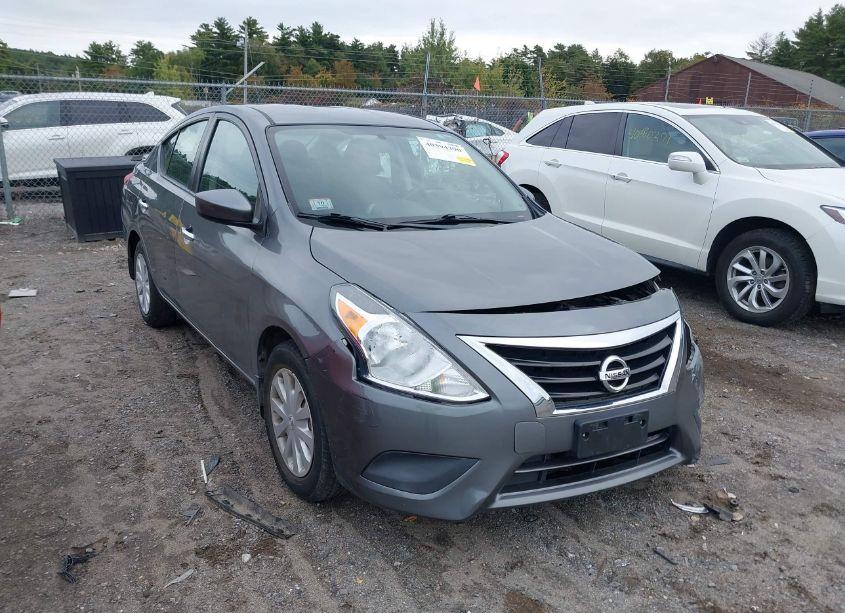 2018 Nissan Versa 1.6 SV (VIN 3N1CN7AP5JL867002) main photo