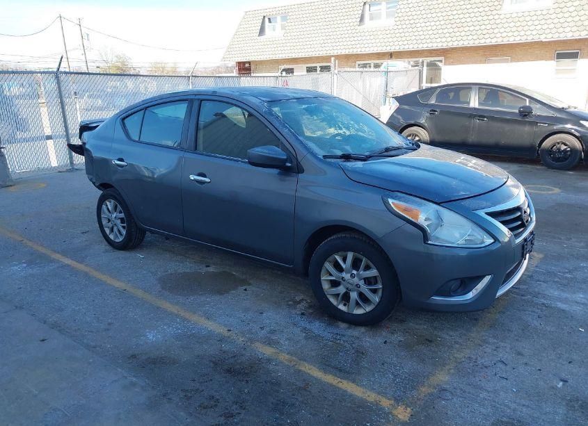 2018 Nissan Versa 1.6 SV (VIN 3N1CN7AP5JL871843) main photo