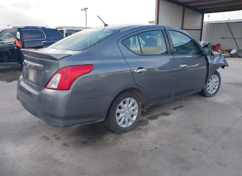 Photo 4 of 2018 Nissan Versa 1.6 SV (VIN 3N1CN7AP5JL881093)