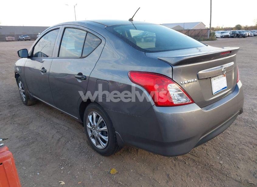 Photo 3 of 2018 Nissan Versa 1.6 S+ (VIN 3N1CN7AP5JL883250)