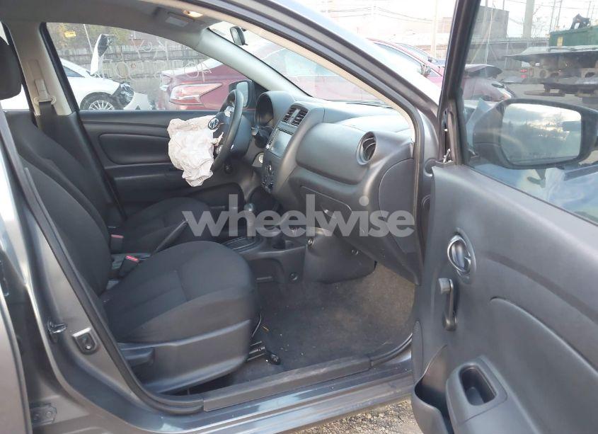 Photo 5 of 2018 Nissan Versa 1.6 S+ (VIN 3N1CN7AP5JL883250)