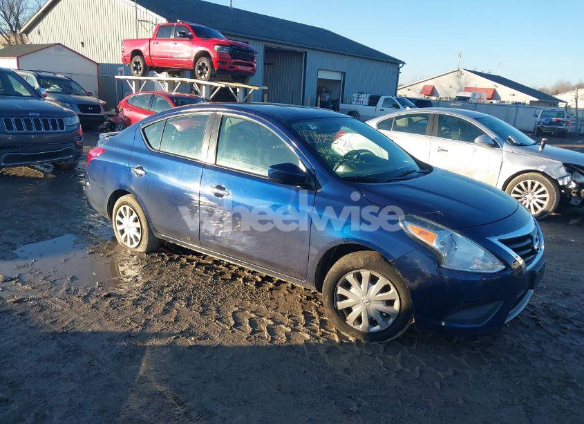 2018 Nissan Versa 1.6 SV (VIN 3N1CN7AP5JL885581) main photo