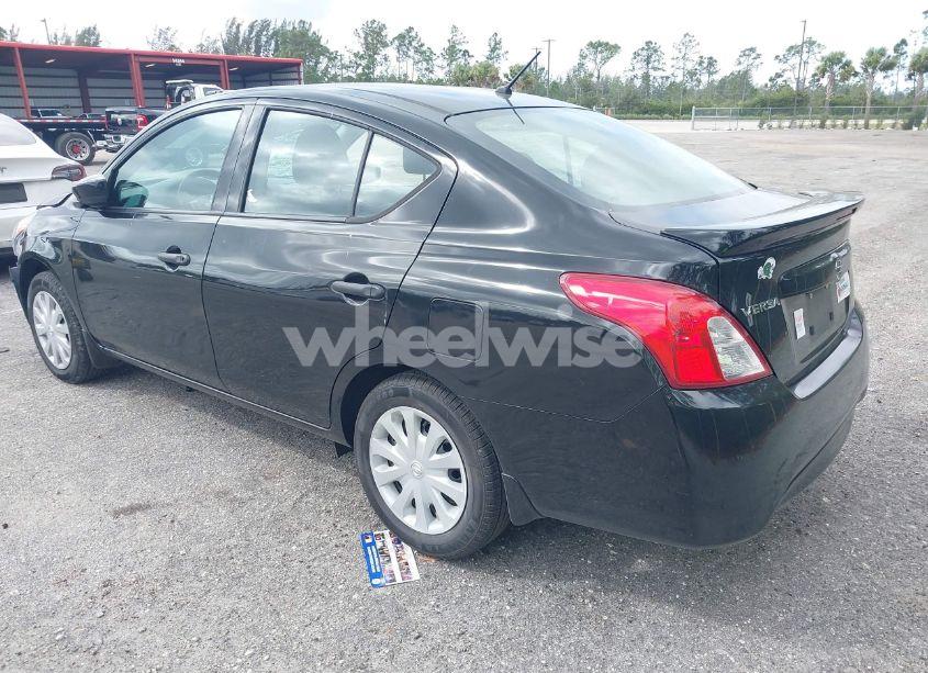 Photo 3 of 2018 Nissan Versa 1.6 S+ (VIN 3N1CN7AP5JL888092)