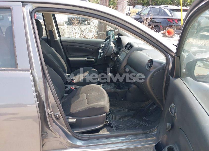 Photo 5 of 2019 Nissan Versa 1.6 S+ (VIN 3N1CN7AP5KL819887)