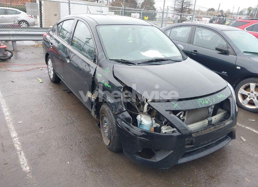 2019 Nissan Versa 1.6 S+ (VIN 3N1CN7AP5KL821011) main photo